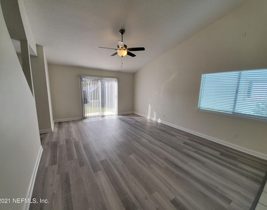 1024 Snug Harbour Court - Photo Thumbnail 24