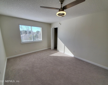 1024 Snug Harbour Court - Photo Thumbnail 30