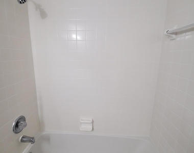 1024 Snug Harbour Court - Photo Thumbnail 19