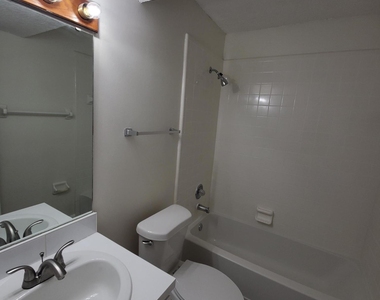 1024 Snug Harbour Court - Photo Thumbnail 18