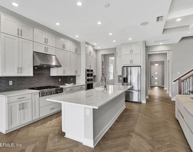 11476 Madelynn Drive - Photo Thumbnail 9
