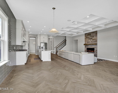 11476 Madelynn Drive - Photo Thumbnail 4