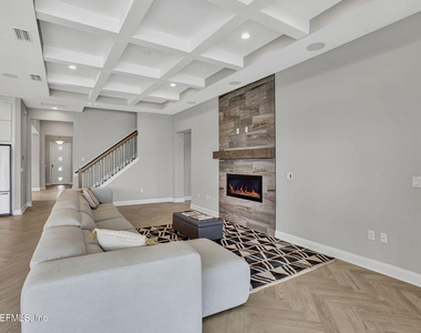 11476 Madelynn Drive - Photo Thumbnail 6