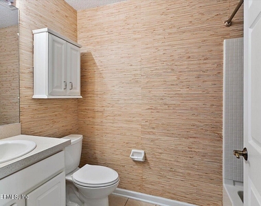1212 Coghill Circle - Photo Thumbnail 11