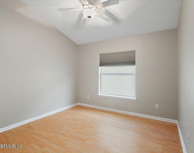 1212 Coghill Circle - Photo Thumbnail 12