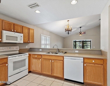 1212 Coghill Circle - Photo Thumbnail 4
