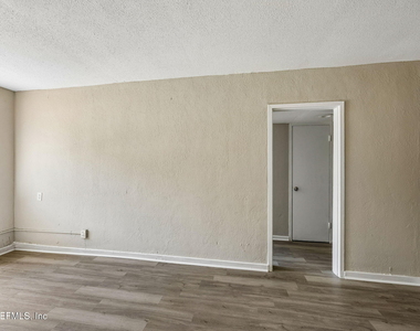 1627 E 9th Street - Photo Thumbnail 7