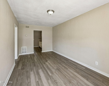 1627 E 9th Street - Photo Thumbnail 6