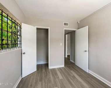 1627 E 9th Street - Photo Thumbnail 12
