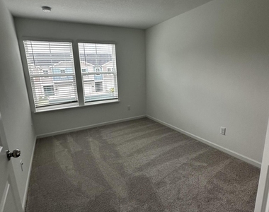 1684 Pacifico Way - Photo Thumbnail 23