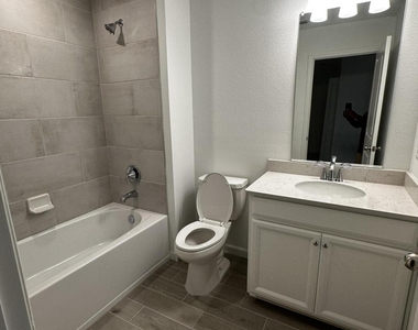 1684 Pacifico Way - Photo Thumbnail 27