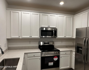 1684 Pacifico Way - Photo Thumbnail 7