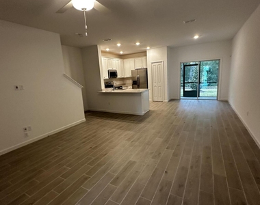 1684 Pacifico Way - Photo Thumbnail 2