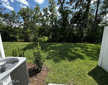611 Holly Lakes Drive - Photo Thumbnail 35