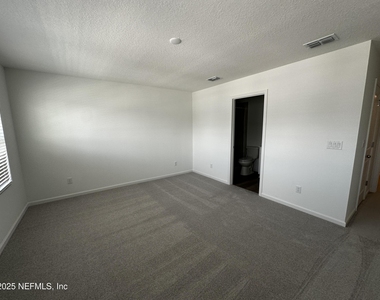 611 Holly Lakes Drive - Photo Thumbnail 21
