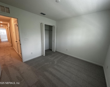 611 Holly Lakes Drive - Photo Thumbnail 29