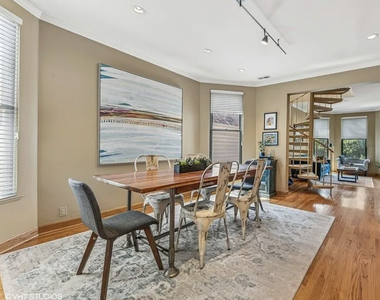 2837 N Southport Avenue - Photo Thumbnail 6