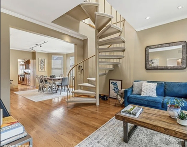 2837 N Southport Avenue - Photo Thumbnail 8