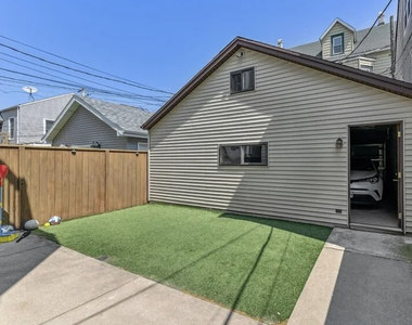 2837 N Southport Avenue - Photo Thumbnail 14