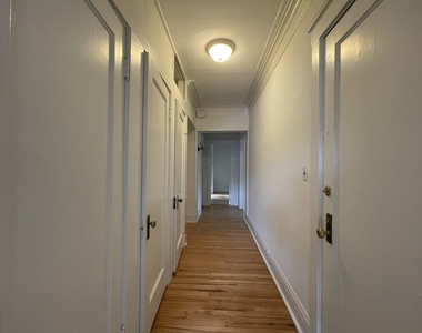 1233 Judson Avenue - Photo Thumbnail 9