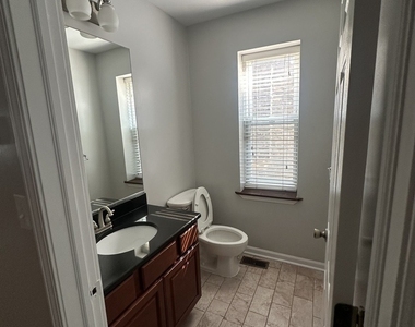 2449 W Taylor Street - Photo Thumbnail 4