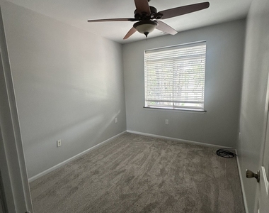 2449 W Taylor Street - Photo Thumbnail 19
