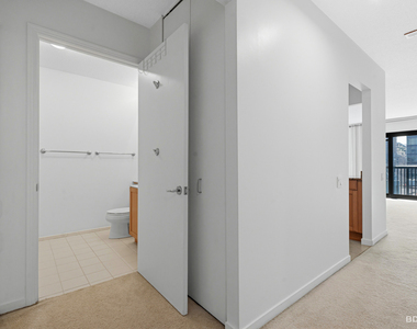 400 N Lasalle Street - Photo Thumbnail 5