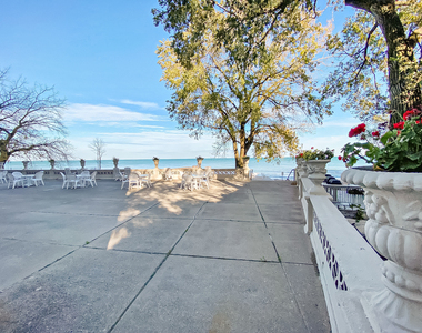 1205 W Sherwin Avenue - Photo Thumbnail 10