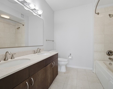 757 N Orleans Street - Photo Thumbnail 15