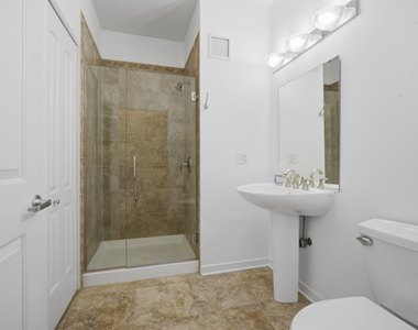 757 N Orleans Street - Photo Thumbnail 14