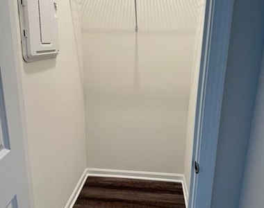 1601 Albany Street - Photo Thumbnail 9