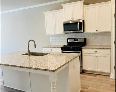 2425 Morgan Place Drive - Photo Thumbnail 11