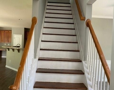 425 Beckenham Walk Drive - Photo Thumbnail 14