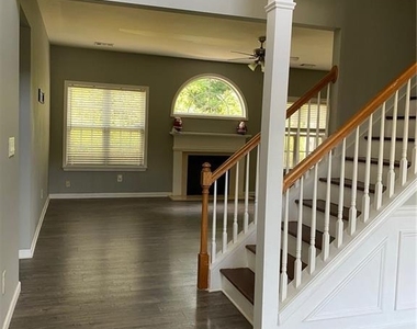 425 Beckenham Walk Drive - Photo Thumbnail 4