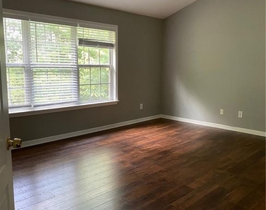 425 Beckenham Walk Drive - Photo Thumbnail 17