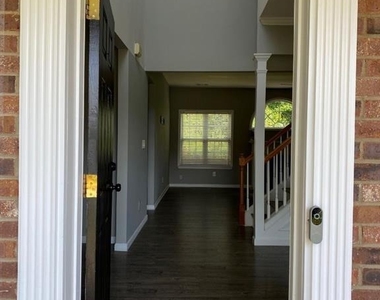 425 Beckenham Walk Drive - Photo Thumbnail 2