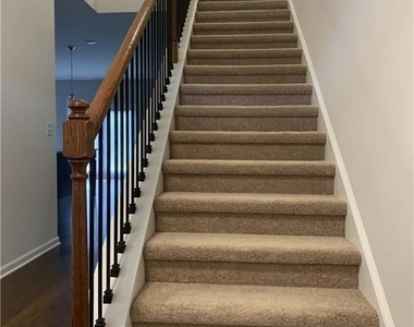 430 Broadmoor Drive - Photo Thumbnail 16