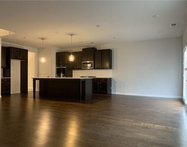430 Broadmoor Drive - Photo Thumbnail 3
