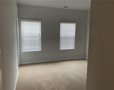 430 Broadmoor Drive - Photo Thumbnail 13