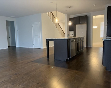 430 Broadmoor Drive - Photo Thumbnail 4