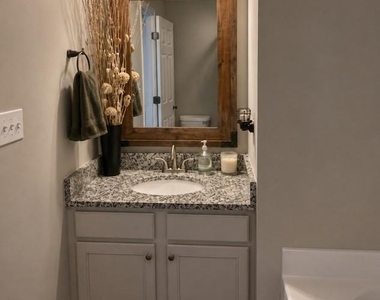 4217 Legacy Square - Photo Thumbnail 12