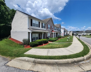 4217 Legacy Square - Photo Thumbnail 2