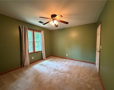 3019 Chelsea Lane - Photo Thumbnail 18