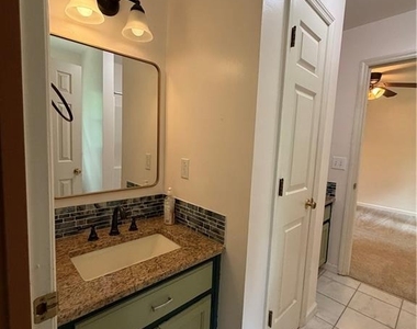 3019 Chelsea Lane - Photo Thumbnail 19