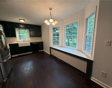 3019 Chelsea Lane - Photo Thumbnail 9