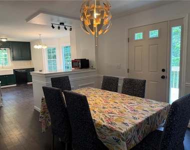 3019 Chelsea Lane - Photo Thumbnail 6