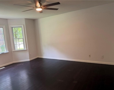 3019 Chelsea Lane - Photo Thumbnail 13