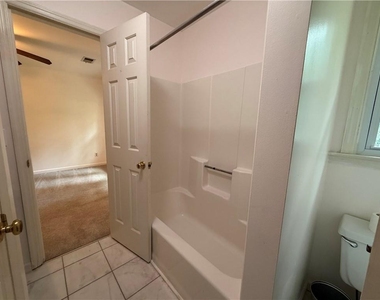 3019 Chelsea Lane - Photo Thumbnail 21