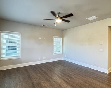 13040 Deerfield Parkway - Photo Thumbnail 7