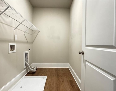 13040 Deerfield Parkway - Photo Thumbnail 18